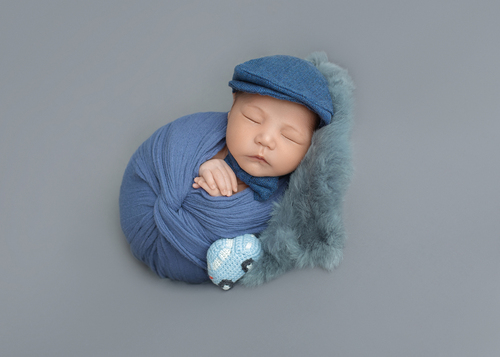 Ньюборн позировка